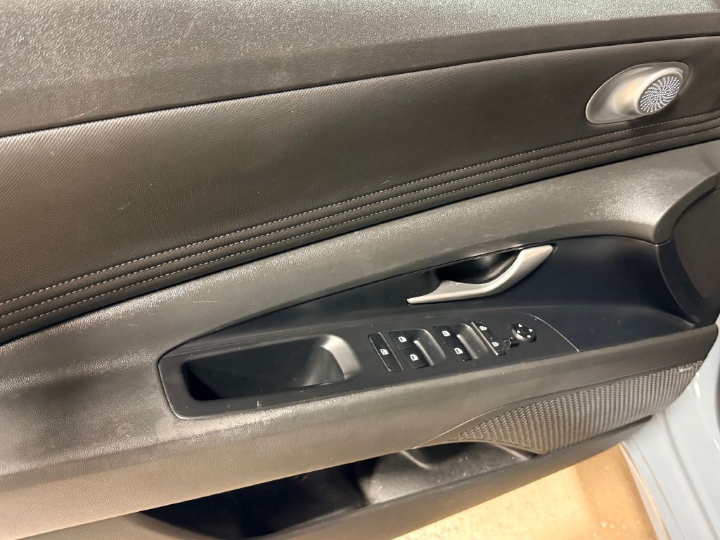 2021 Hyundai Elantra Image 9