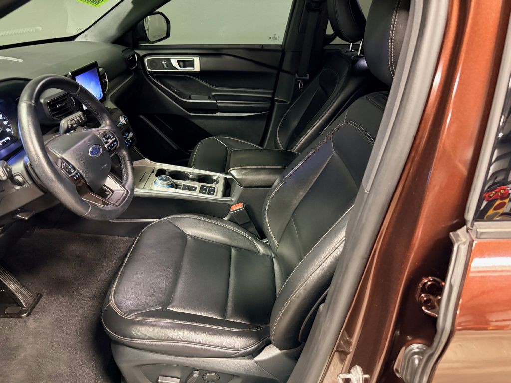 2020 Ford Explorer Image 4