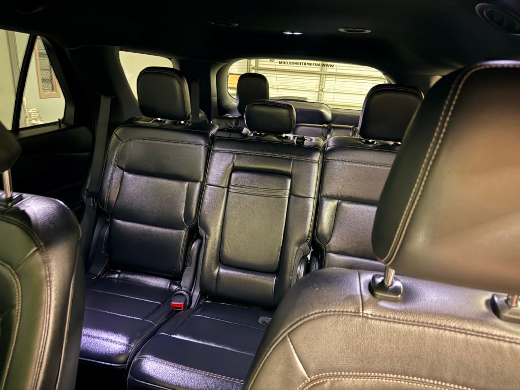 2020 Ford Explorer Image 8