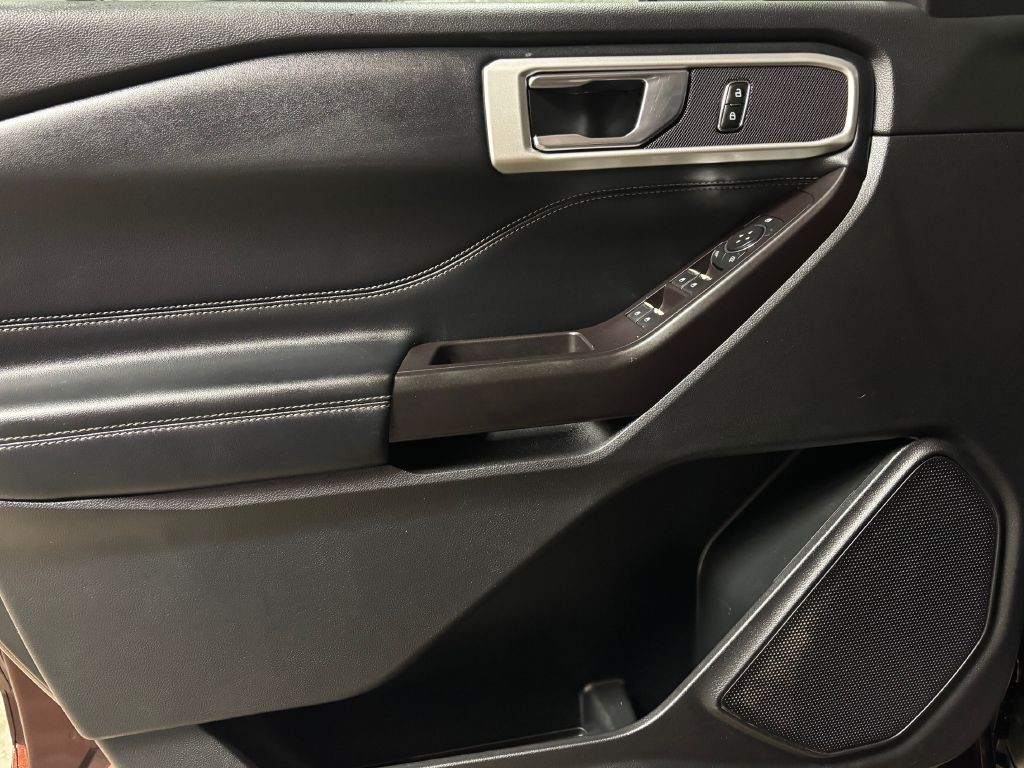 2020 Ford Explorer Image 10