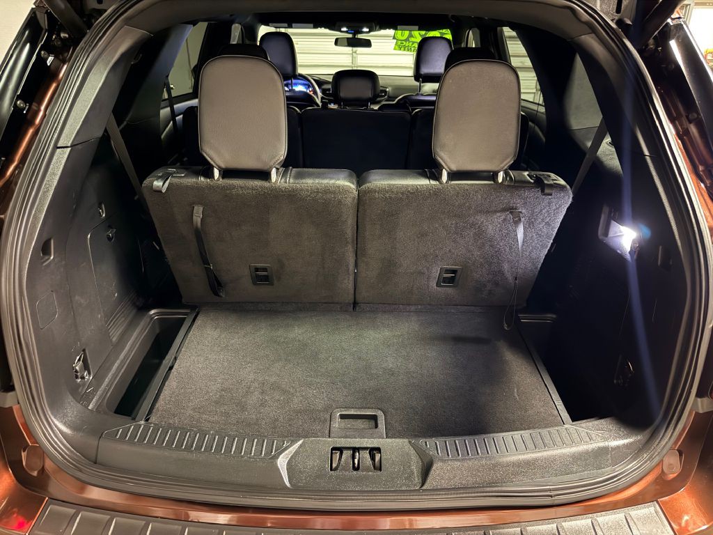 2020 Ford Explorer Image 12