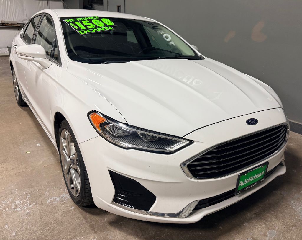 2020 Ford Fusion Image 2