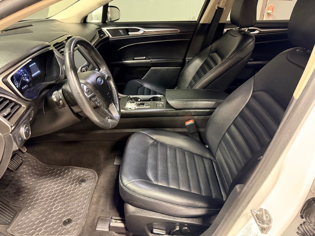 2020 Ford Fusion Image 5