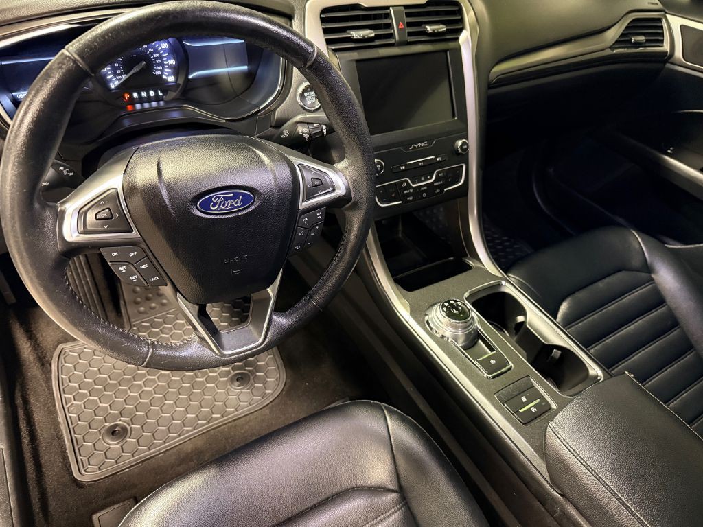 2020 Ford Fusion Image 6