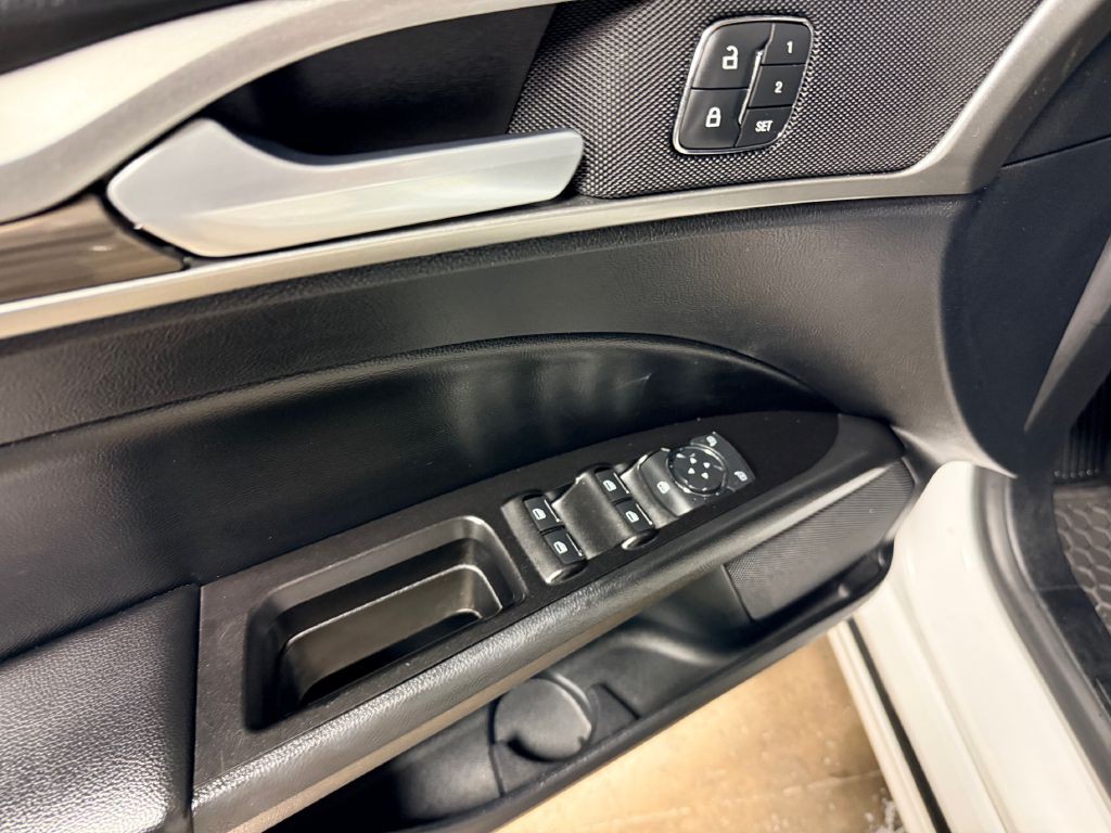 2020 Ford Fusion Image 8