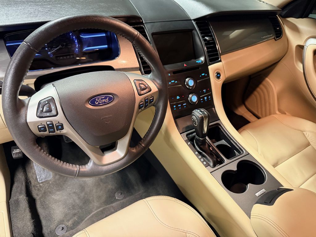 2018 Ford Taurus Image 3