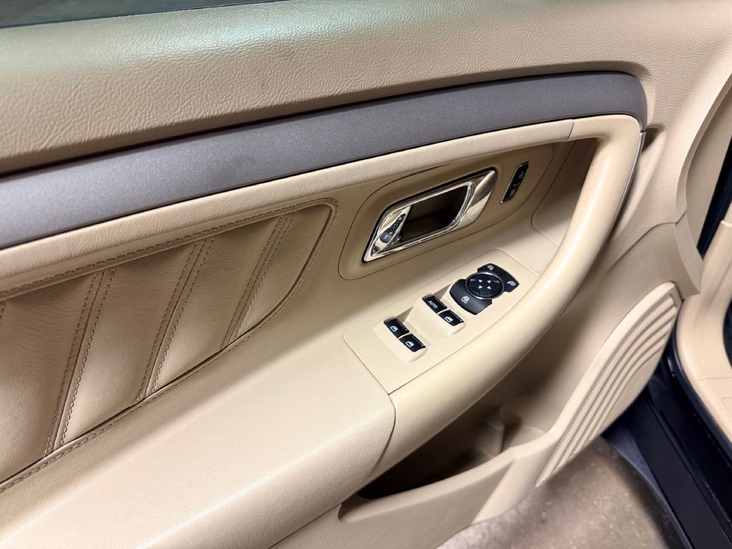 2018 Ford Taurus Image 8