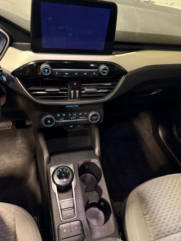 2020 Ford Escape Image 2