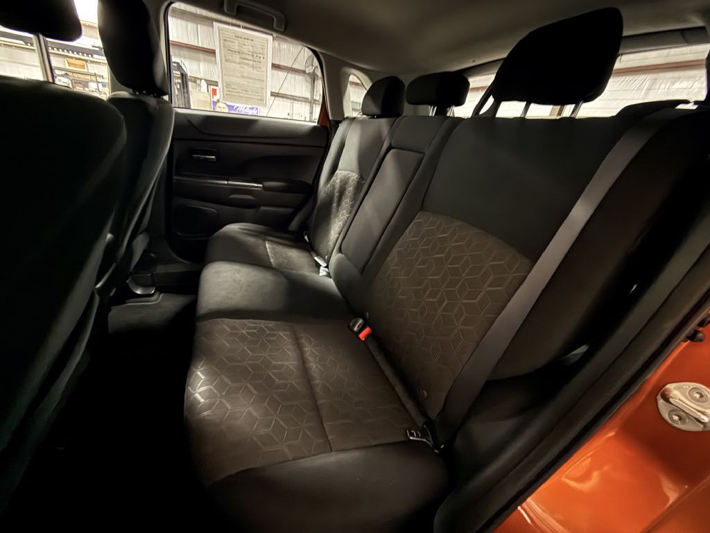 2020 Mitsubishi Outlander Image 5