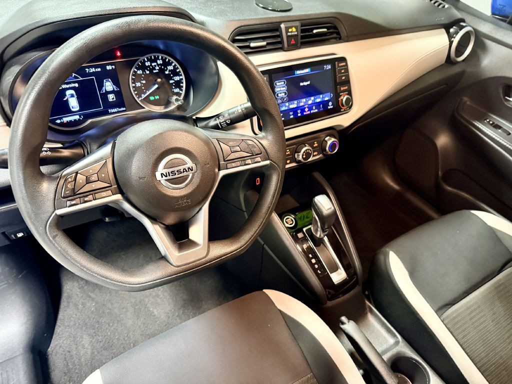 2021 Nissan Versa Image 3