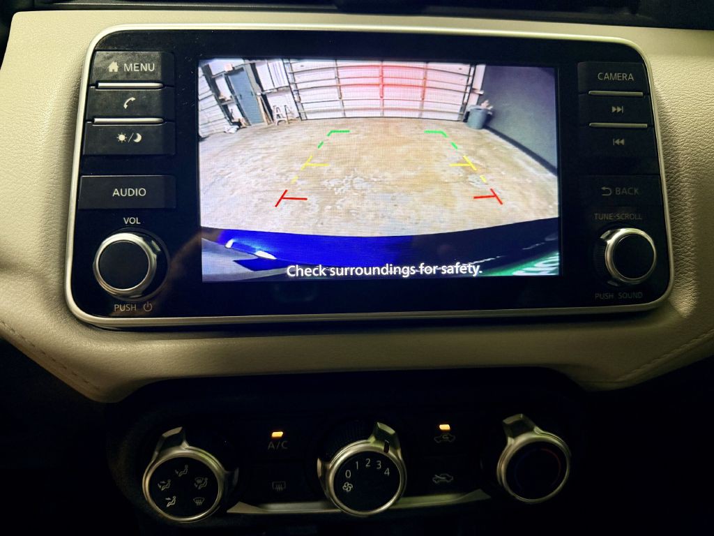 2021 Nissan Versa Image 6
