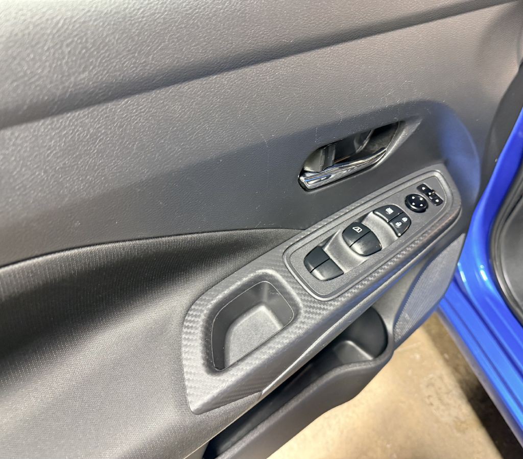 2021 Nissan Versa Image 9