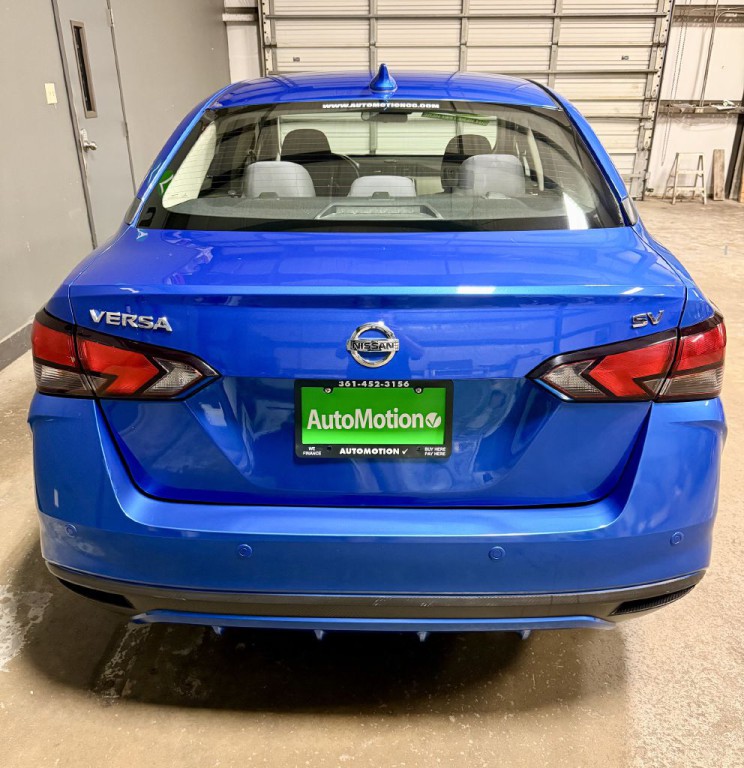 2021 Nissan Versa Image 10