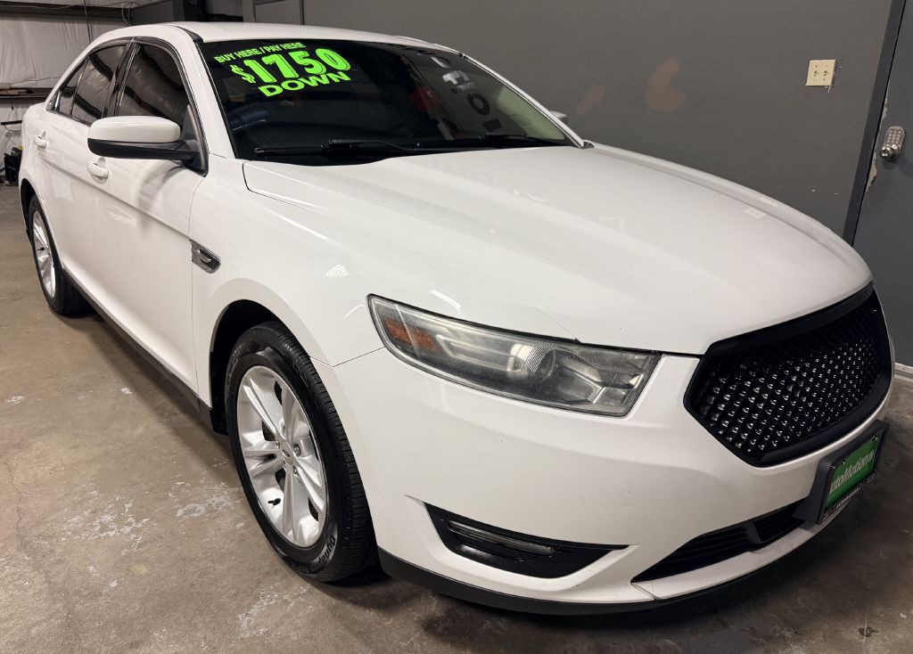 2015 Ford Taurus Image 2