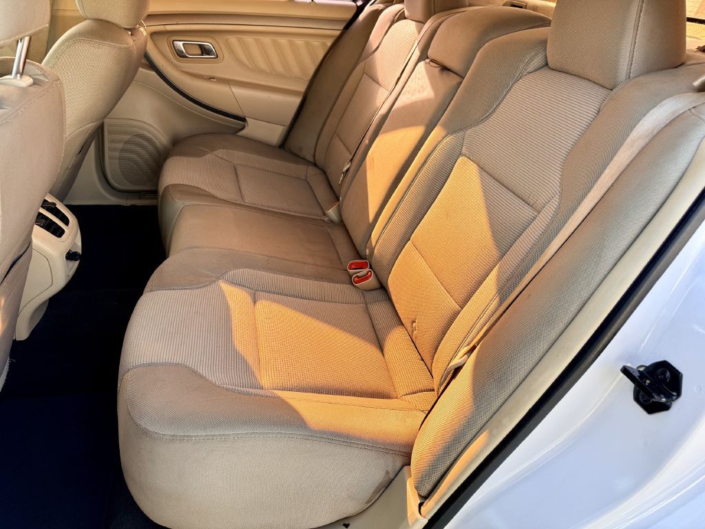 2015 Ford Taurus Image 5