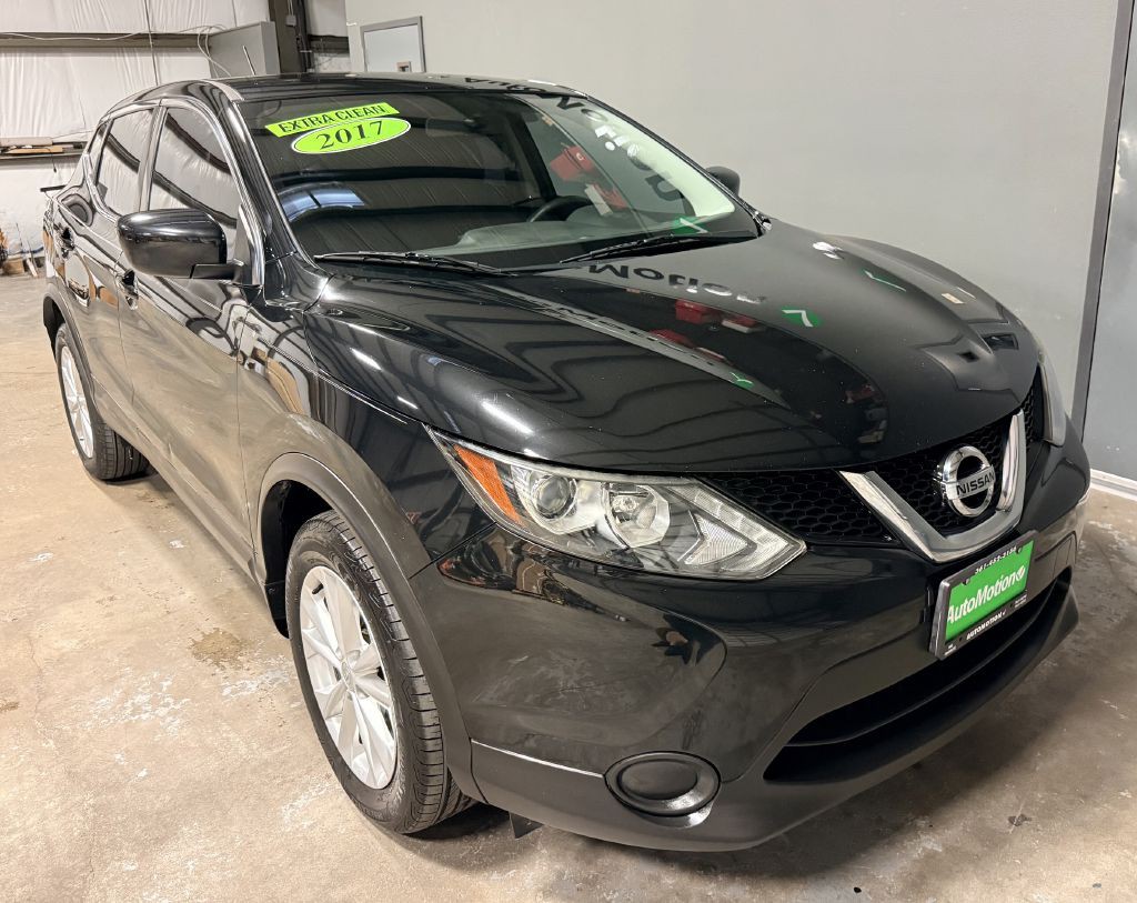 2017 Nissan Rogue Image 2