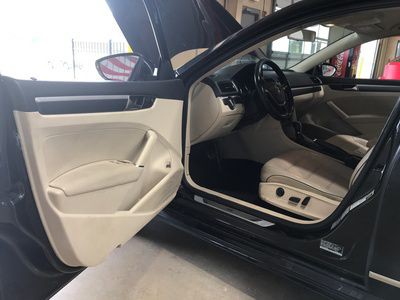 2017 Volkswagen Passat Image 4
