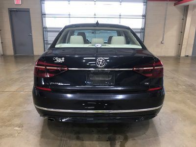 2017 Volkswagen Passat Image 10