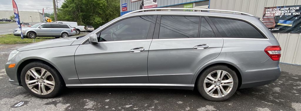 2011 Mercedes-Benz E-Class Image 3