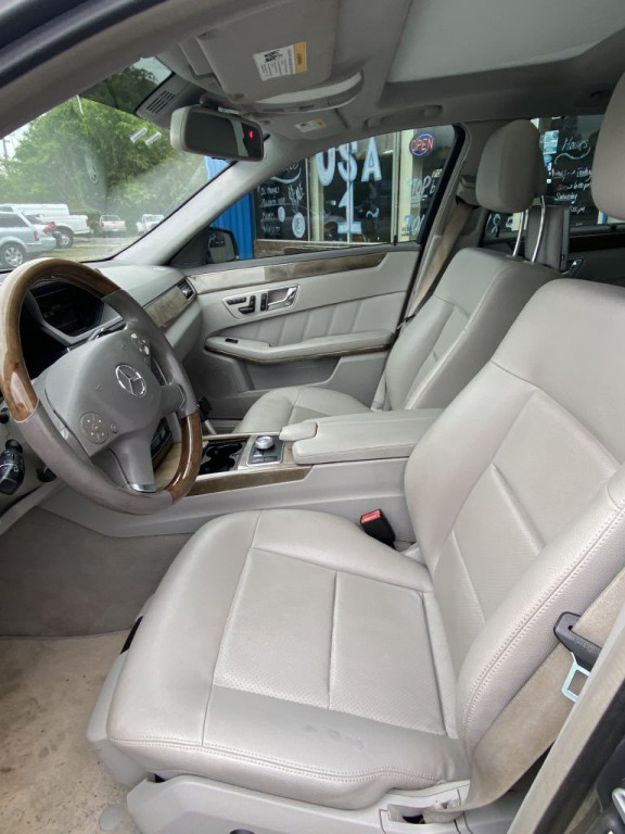 2011 Mercedes-Benz E-Class Image 8