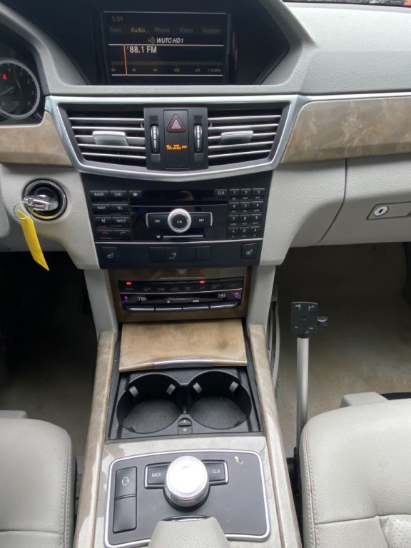 2011 Mercedes-Benz E-Class Image 6