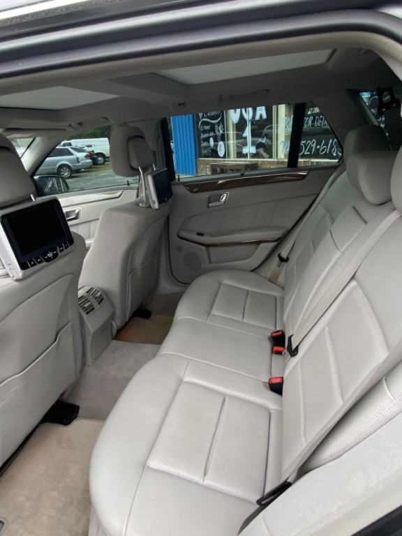 2011 Mercedes-Benz E-Class Image 10