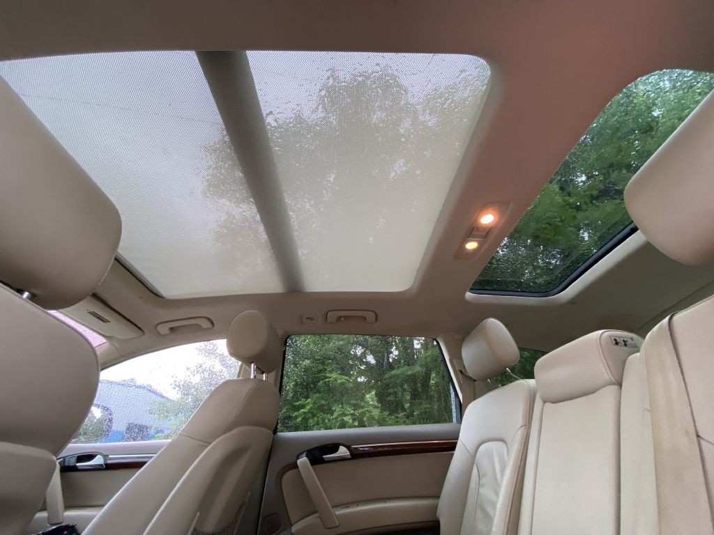 2010 Audi Q7 Image 9