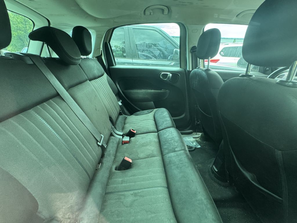 2017 FIAT 500L Image 5