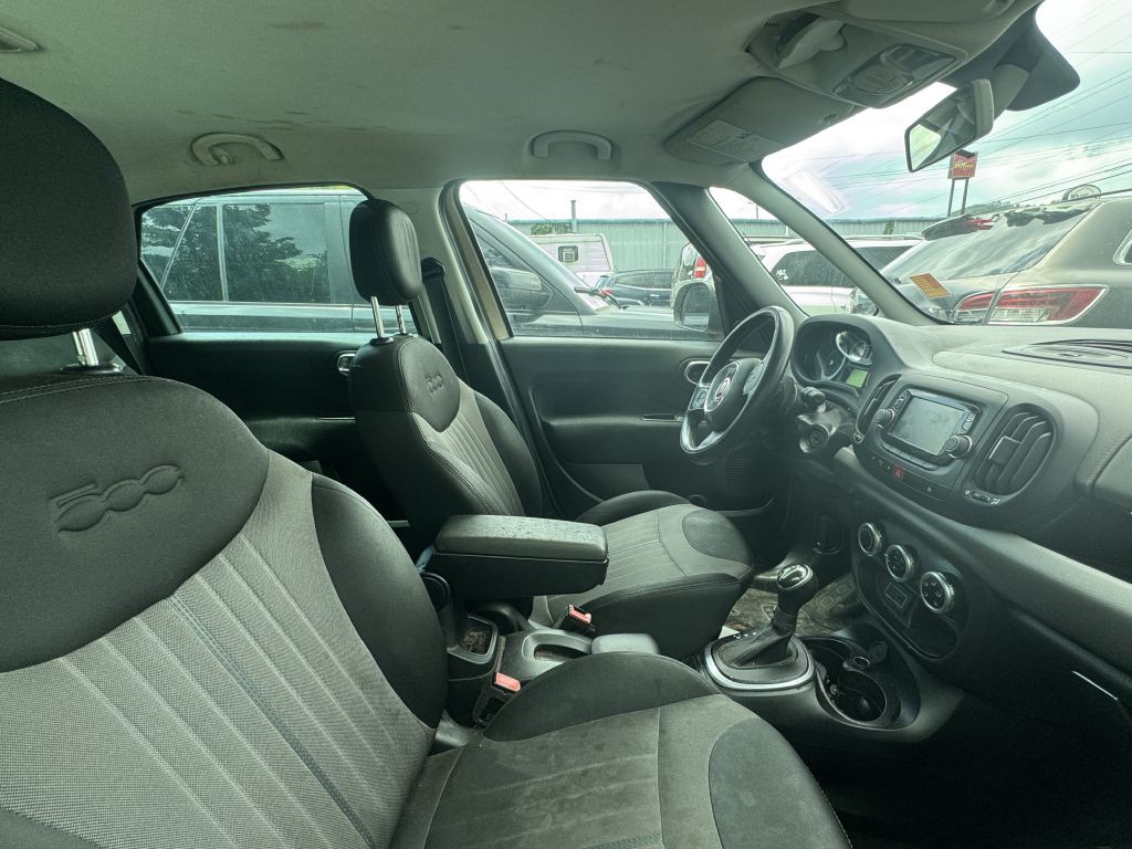 2017 FIAT 500L Image 6