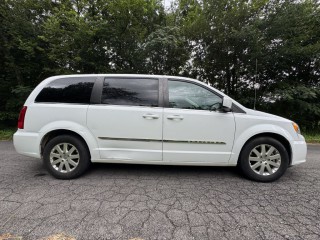Image for 2016 Chrysler Town & Country Touring ID: 6676108