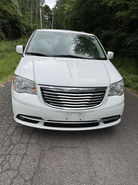 2016 Chrysler Town & Country Image 6