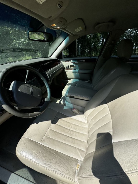 2007 Lincoln Town Car Image 9