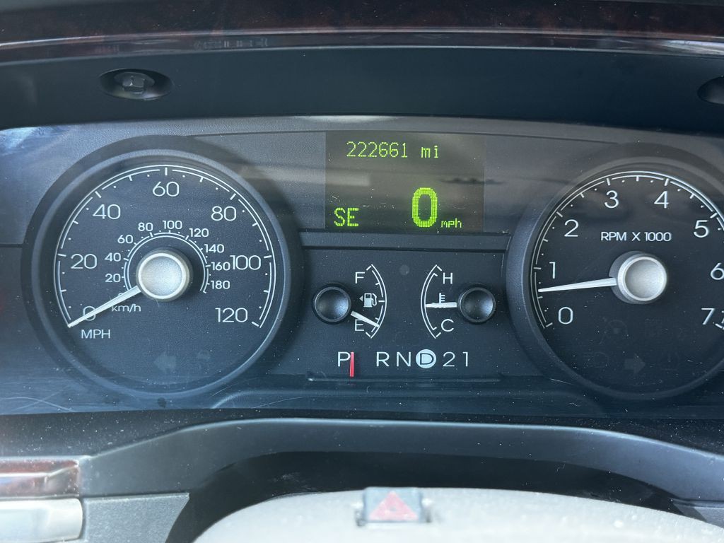 2007 Lincoln Town Car Image 10