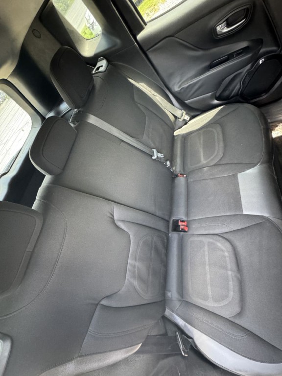 2017 Jeep Renegade Image 8