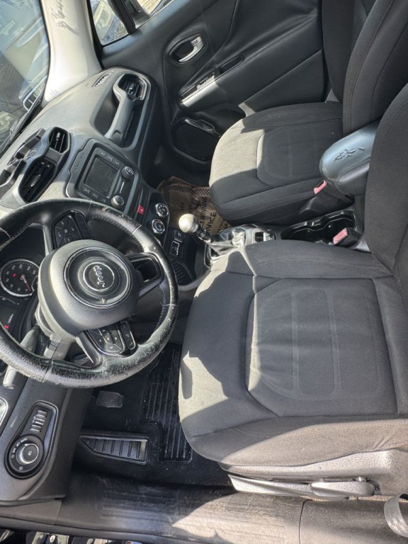 2017 Jeep Renegade Image 9