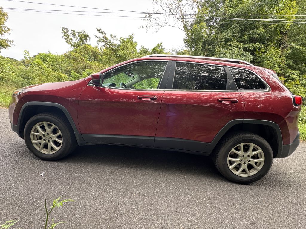 2016 Jeep Cherokee Image 8