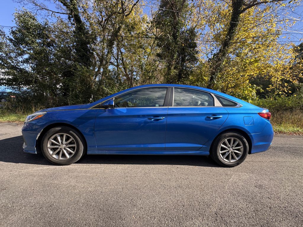 2018 Hyundai Sonata Image 1