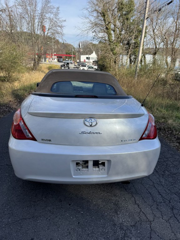 2004 Toyota Camry Image 3