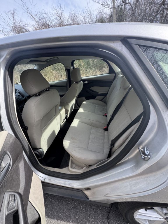 2017 Ford Focus Image 5