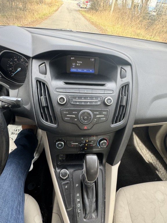 2017 Ford Focus Image 7