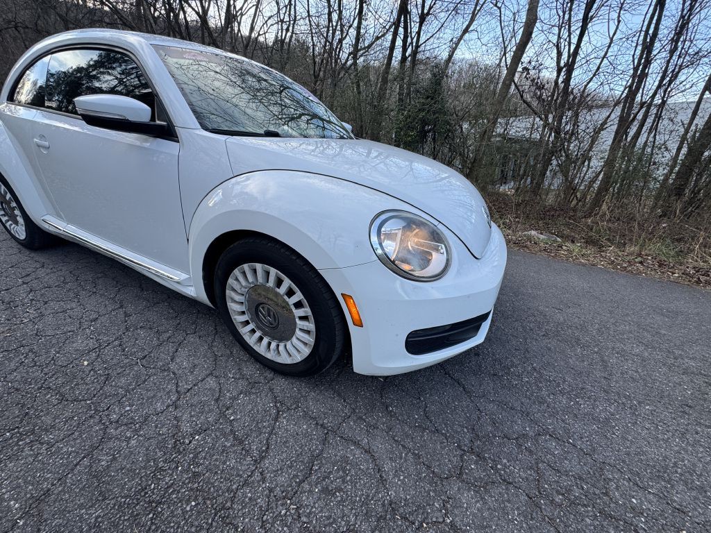 2015 Volkswagen Beetle Image 3
