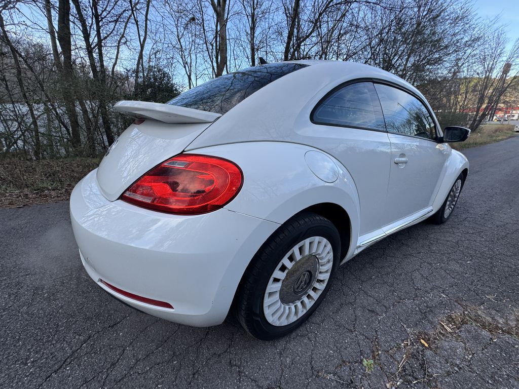 2015 Volkswagen Beetle Image 4