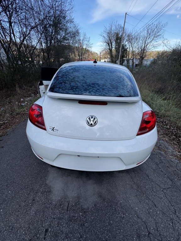 2015 Volkswagen Beetle Image 5