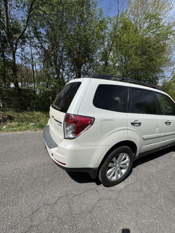 2013 Subaru Forester Image 6