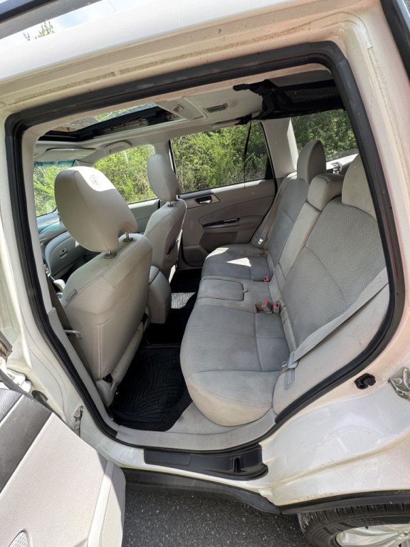 2013 Subaru Forester Image 9