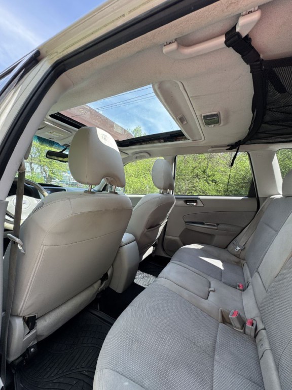 2013 Subaru Forester Image 11
