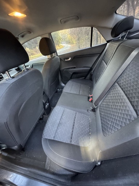 2019 Kia Rio Image 8