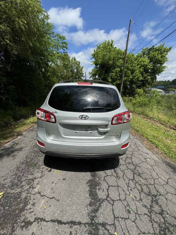 2011 Hyundai Santa Fe Image 2