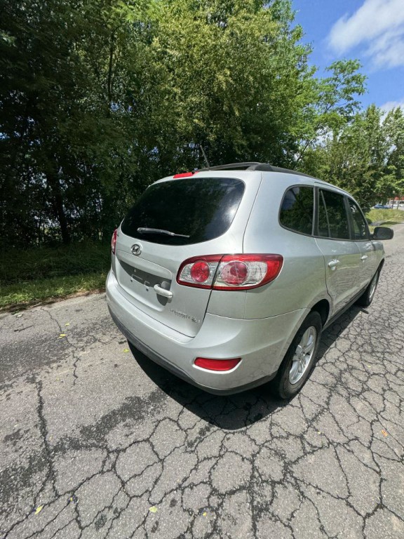 2011 Hyundai Santa Fe Image 16