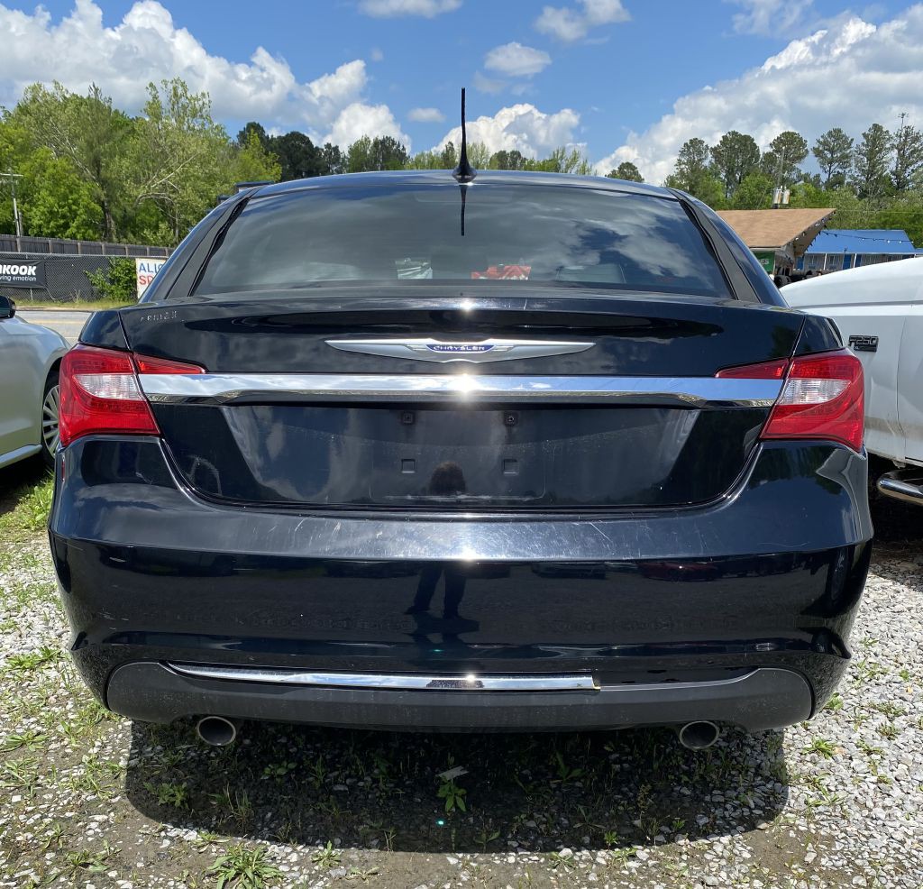 2012 Chrysler 200 Image 6